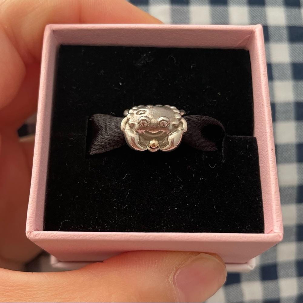 Pandora crab charm